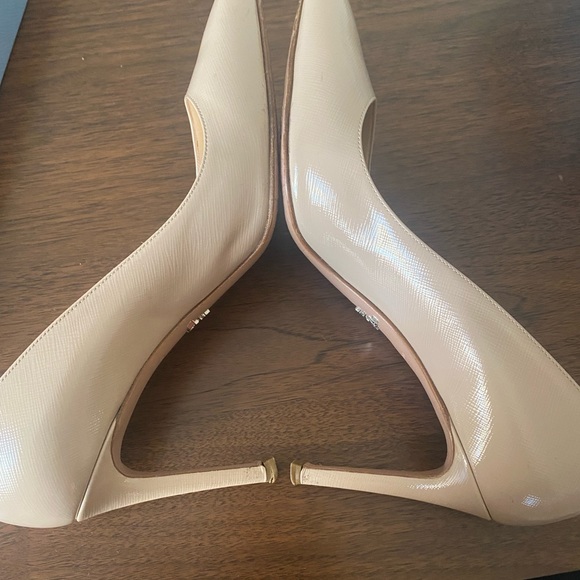 Prada Saffiano pump - Picture 11 of 16